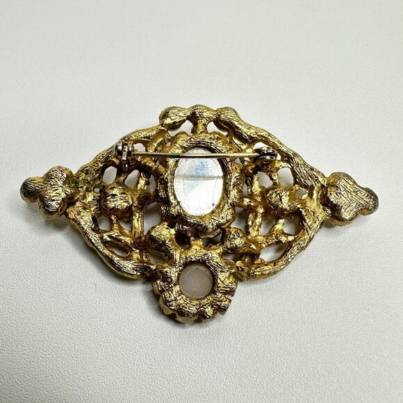 Vintage Red Gem Pearl Brooch Victorian Style Pin Gold Filigree with Crystals - Picture 5 of 7
